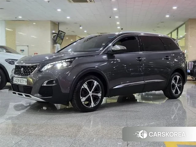 Peugeot 5008 second generation 2020 Серый из Кореи