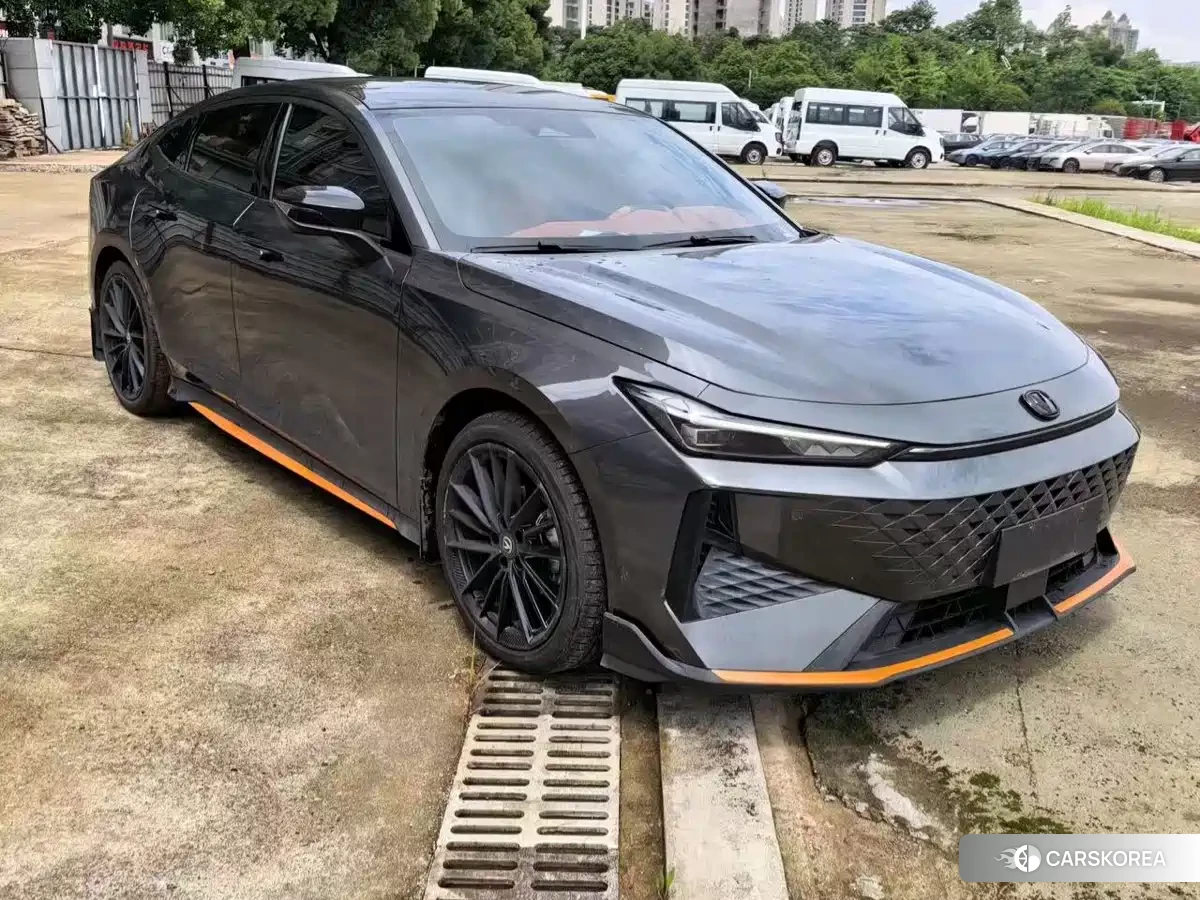Chang'an Changan UNI-V 2025 Silver/gray из Китая