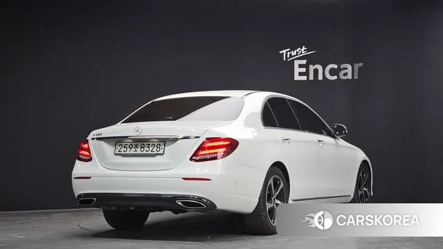 Mercedes-Benz E-Class W213 2019 Белый из Кореи