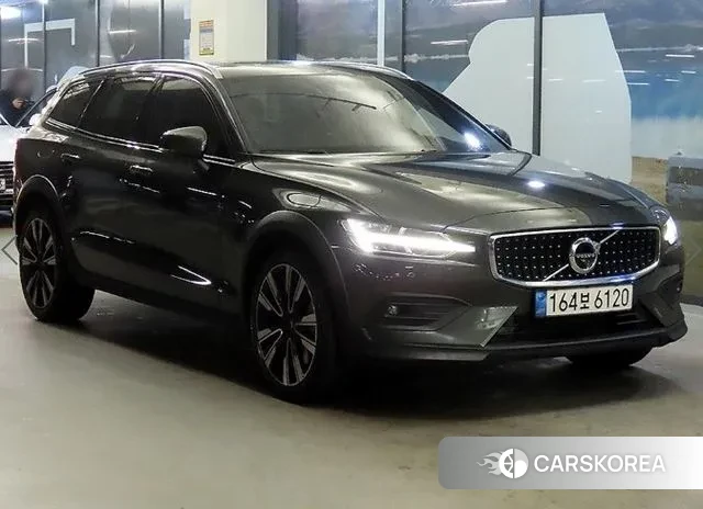 Volvo V60 Cross-Country 2nd Generation id 3483526 из Кореи