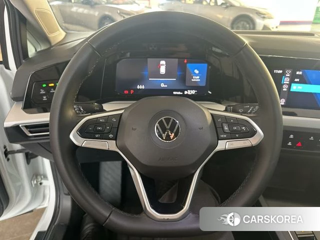 Volkswagen Golf 2021 Белый из Китая