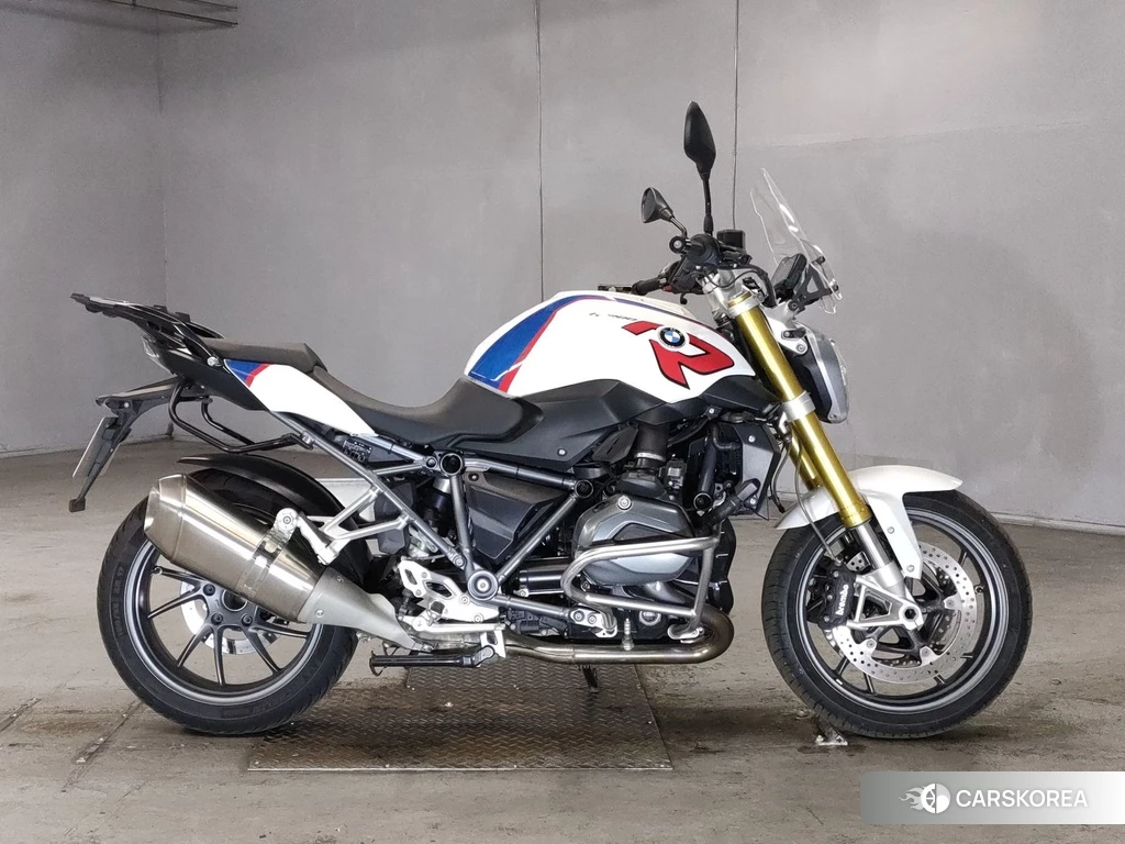 Проданный BMW R1200R 2016 из Японии