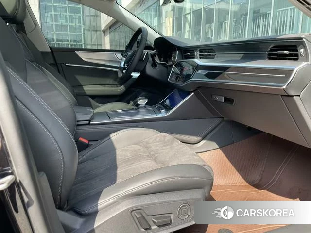 Audi A7L 2024 Черный из Китая