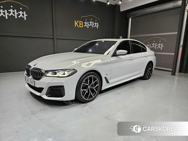 BMW 5 Series (G30) 2023 Белый из Кореи