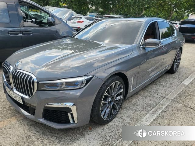BMW 7 Series (G11) 2022 Серебристо-серый из Кореи