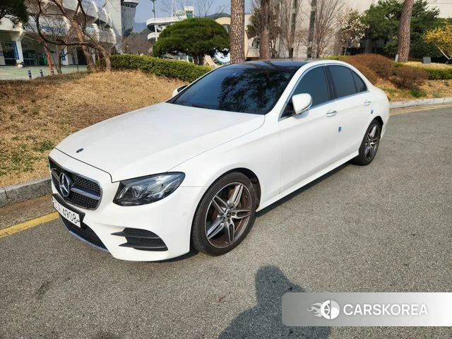 Mercedes-Benz E-Class W213 2019 Белый из Кореи