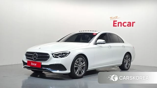 Mercedes-Benz E-Class W213 2023 Белый из Кореи