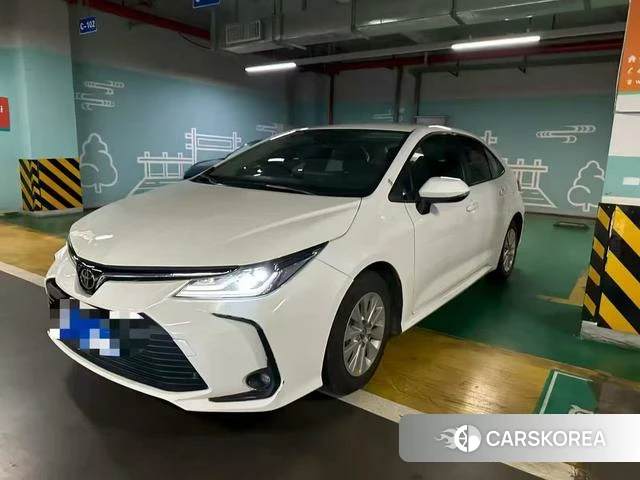 Toyota Corolla 2023 Белый из Китая