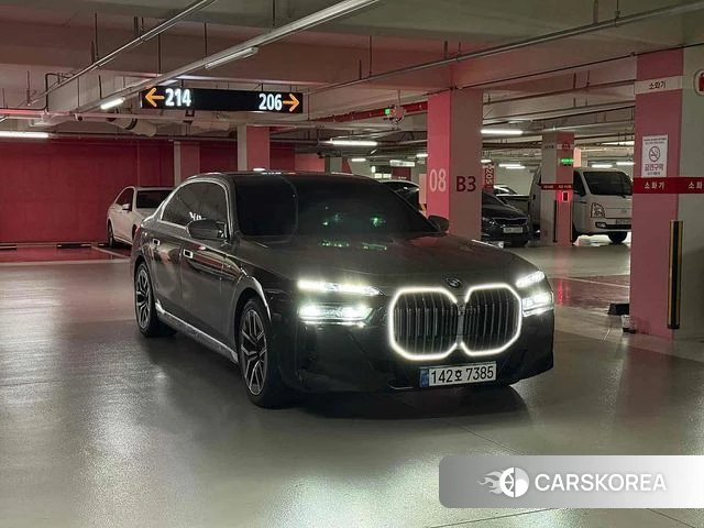 BMW 7 Series (G70) 2025 Черный из Кореи
