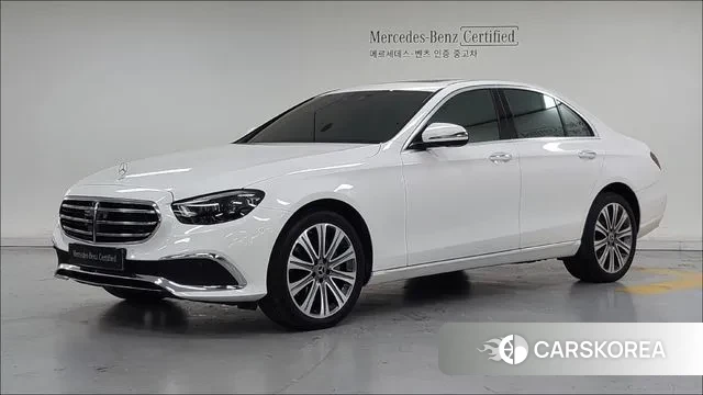 Mercedes-Benz E-Class W213 2022 Белый из Кореи