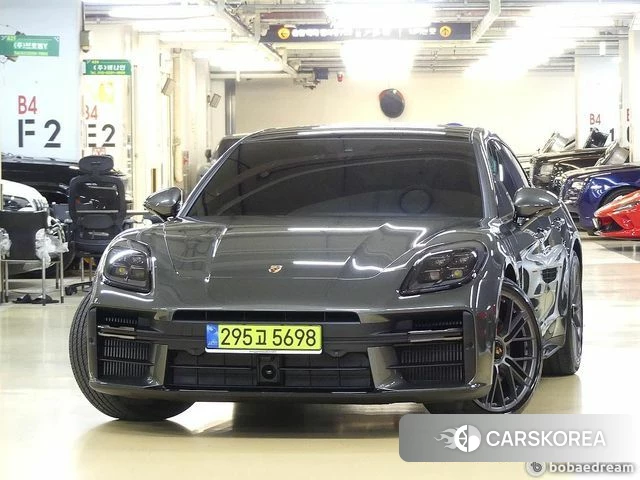 Porsche Panamera (976) 2025 Светло-зеленый из Кореи