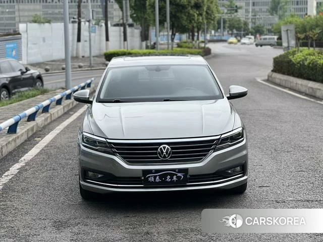 Volkswagen Lavida 2021 Серебристо-серый из Китая