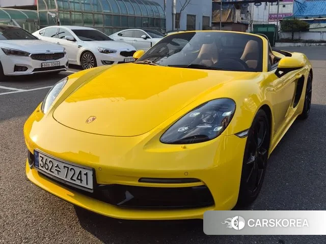 Porsche 718 Boxster 2019 Желтый из Кореи