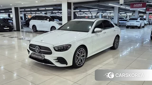 Mercedes-Benz E-Class W213 2023 Белый из Кореи