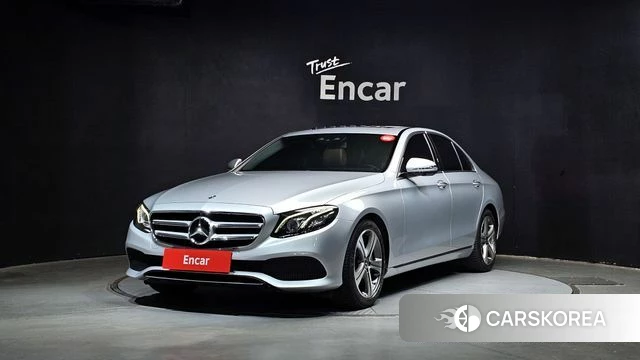Mercedes-Benz E-Class W213 2018 Серебряный из Кореи