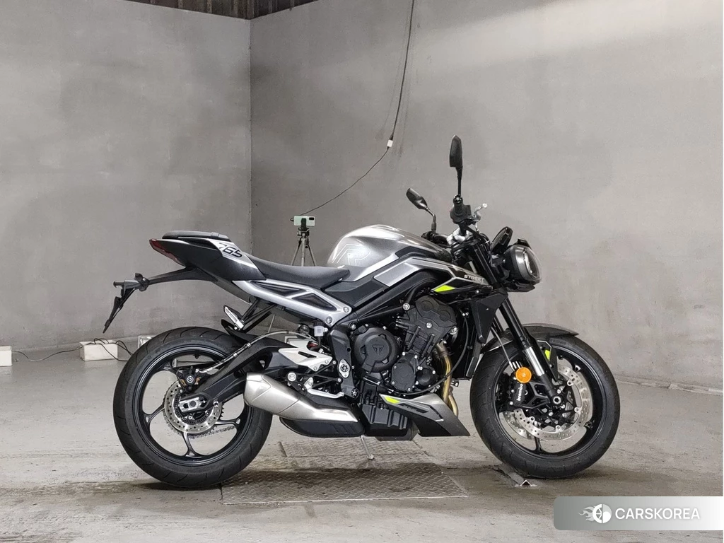 Проданный Triumph SPEED TRIPLE R 2024 из Японии, фото 2