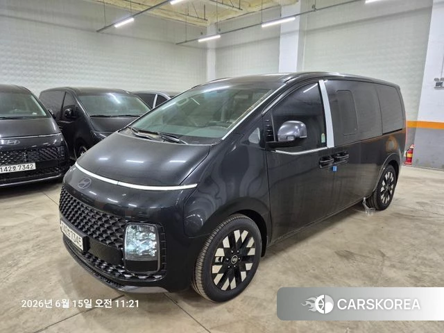 Hyundai Staria 2025 Черный из Кореи