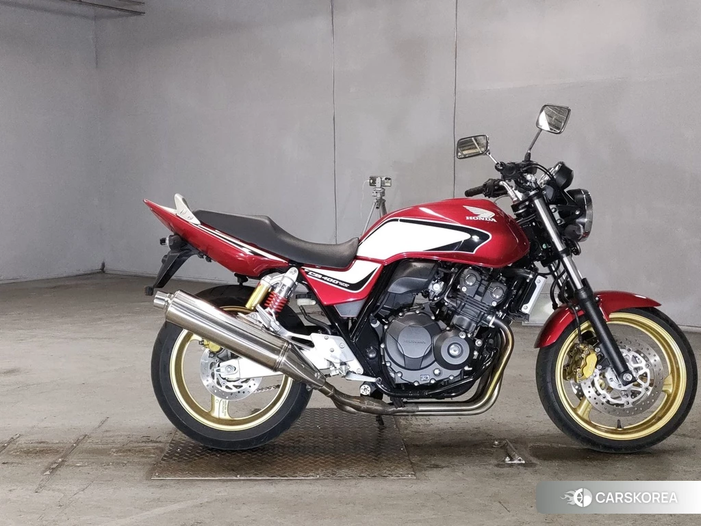 Проданный Honda CB400SF 2012 из Японии