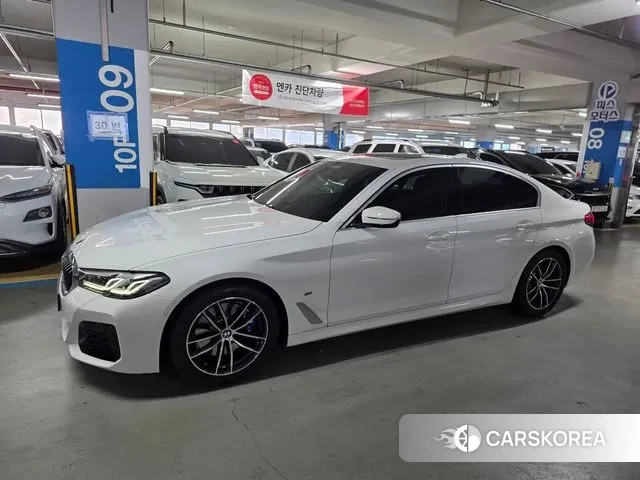 BMW 5 Series (G30) 2023 Белый из Кореи