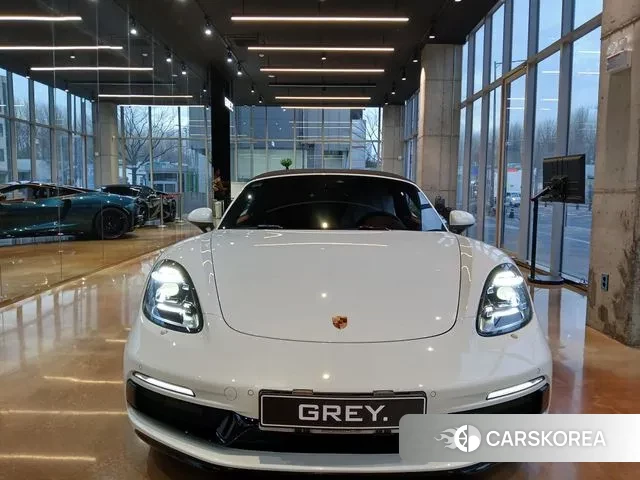Porsche 718 Boxster 2020 Белый из Кореи