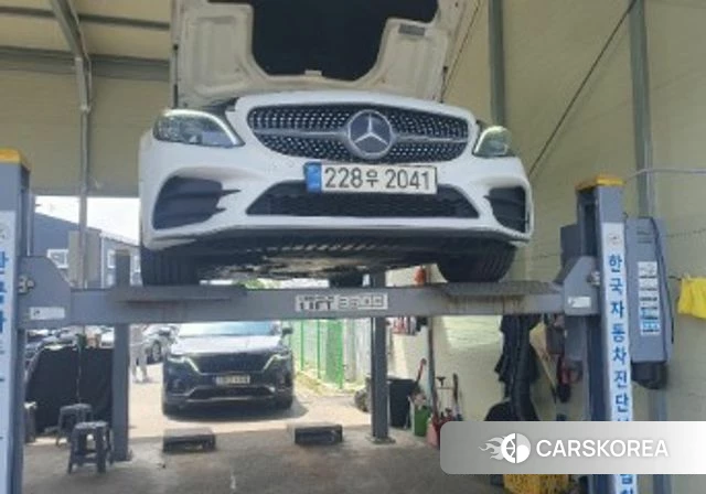 Mercedes-Benz C-Class W205 2022 Белый из Кореи