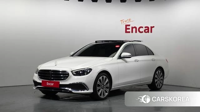 Mercedes-Benz E-Class W213 2021 Белый из Кореи