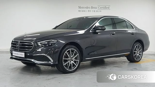 Mercedes-Benz E-Class W213 2022 Серый из Кореи