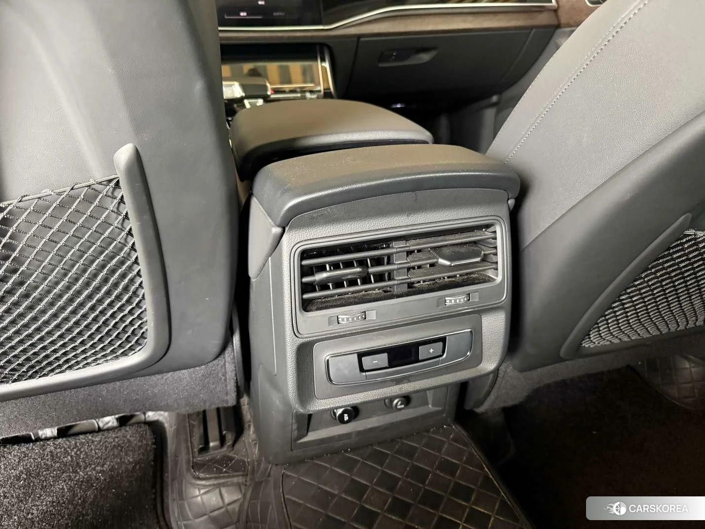 Audi Q7 2022 Черный из Китая