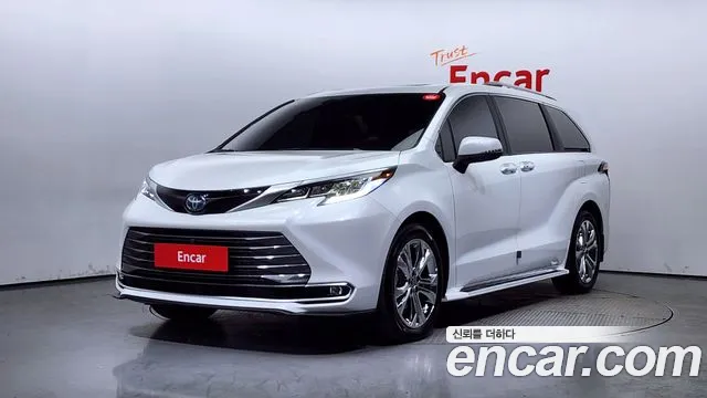 Toyota Sienna 4th Generation 2023 Белый из Кореи