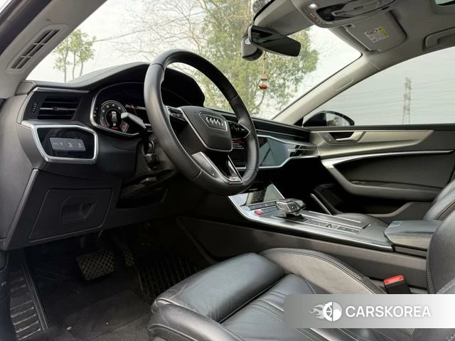 Audi A7 2021 Белый из Китая