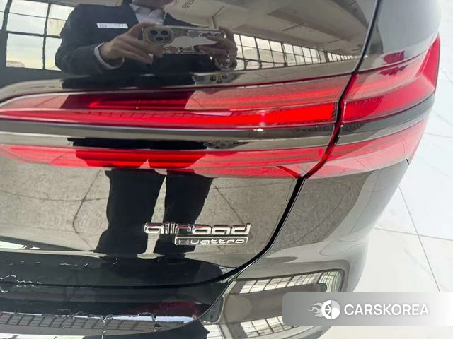 Audi A6 (import) 2025 Черный из Китая