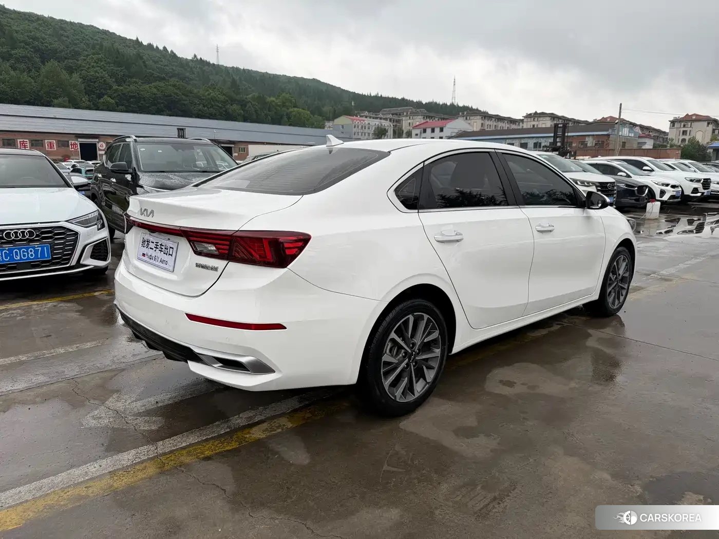 Kia K3 2022 Белый из Китая