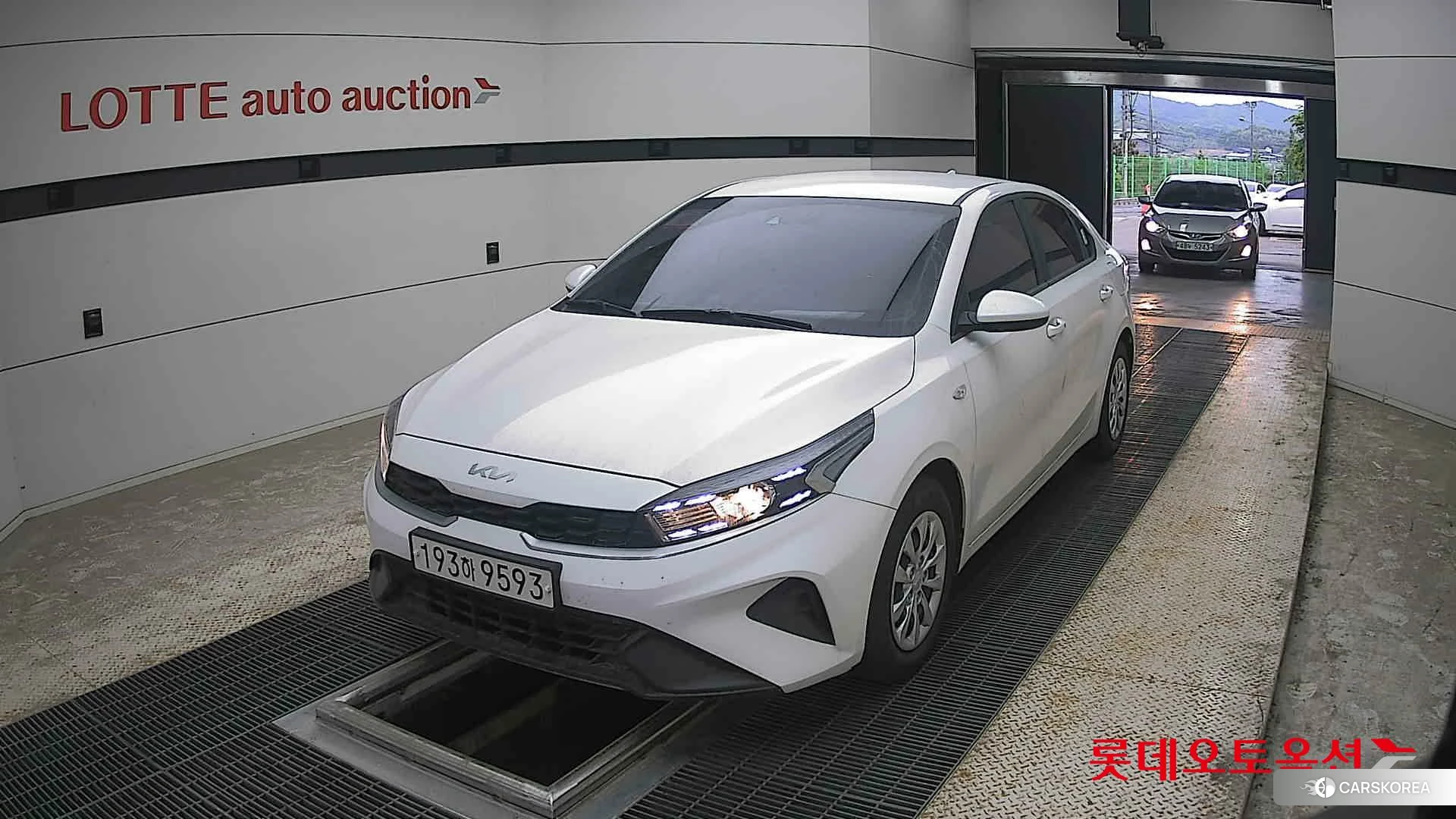 Kia K3 2022 Snow White Pearl из Кореи