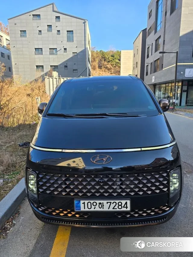 Hyundai Staria 2023 Черный из Кореи