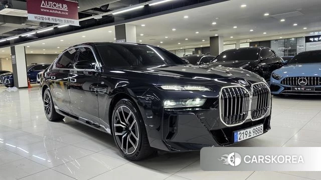 BMW 7 Series (G70) 2023 Черный из Кореи