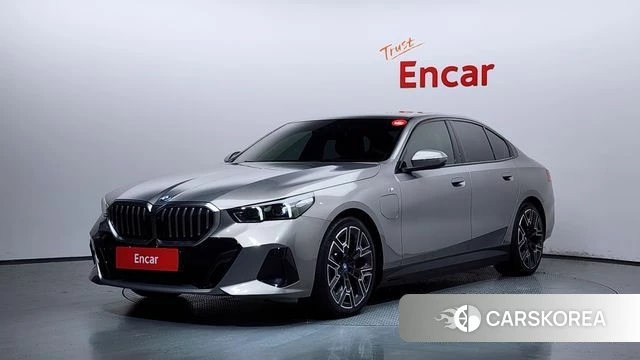 BMW 5 Series (G60) 2025 Серый из Кореи