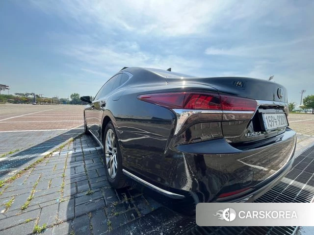 Lexus LS500 5th generation 2018 Черный из Кореи
