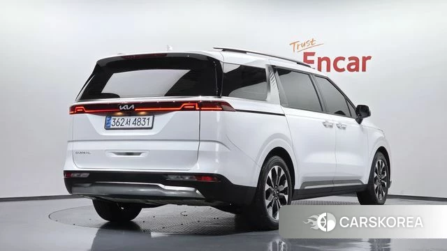 Kia Carnival 4th generation 2023 Белый из Кореи