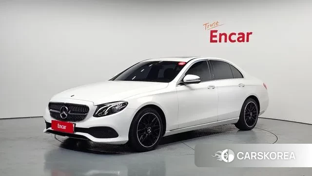 Mercedes-Benz E-Class W213 2019 Белый из Кореи
