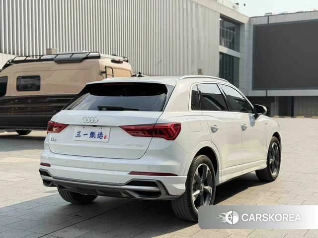 Audi Q3 2023 Белый из Китая