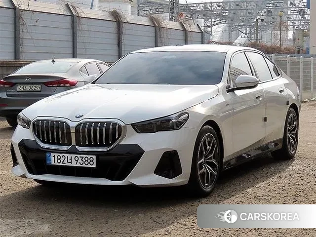 BMW 5 Series (G60) 2024 Белый из Кореи