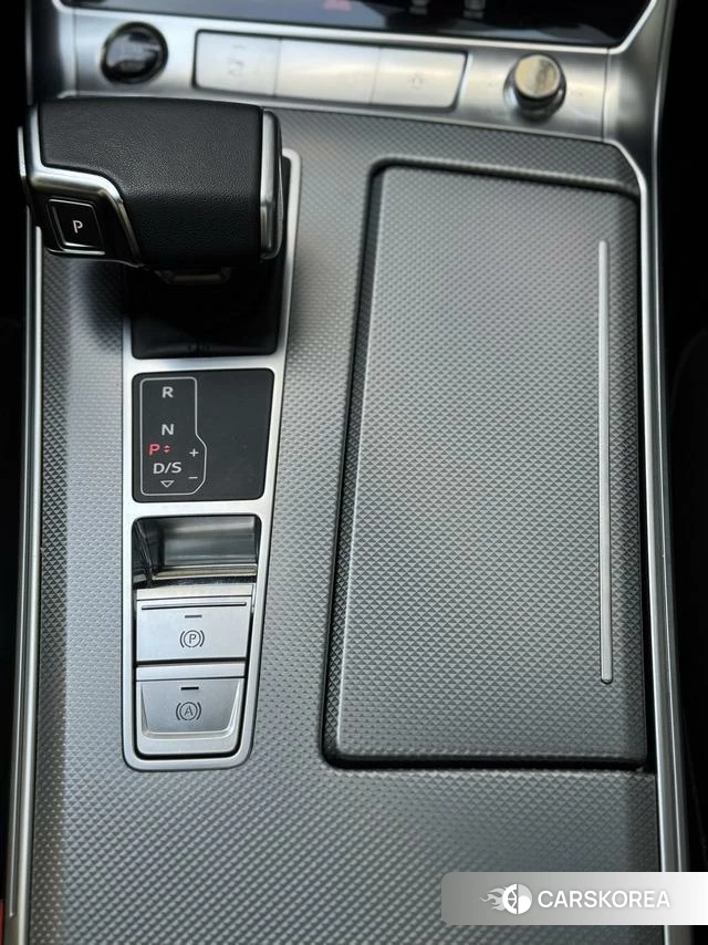 Audi A6L 2024 Черный из Китая