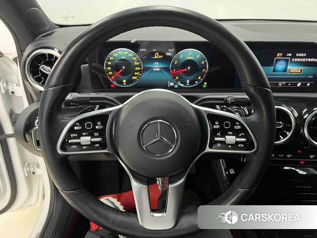 Mercedes-Benz Class A 2022 Белый из Китая