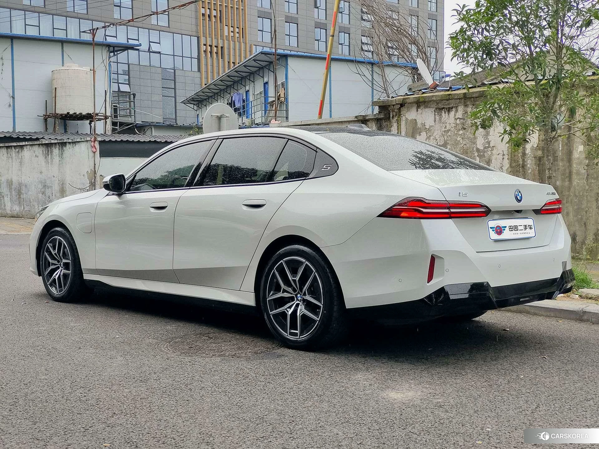 BMW i5 2024 Белый из Китая