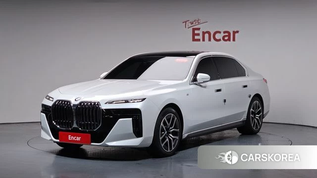 BMW 7 Series (G70) 2023 Белый из Кореи