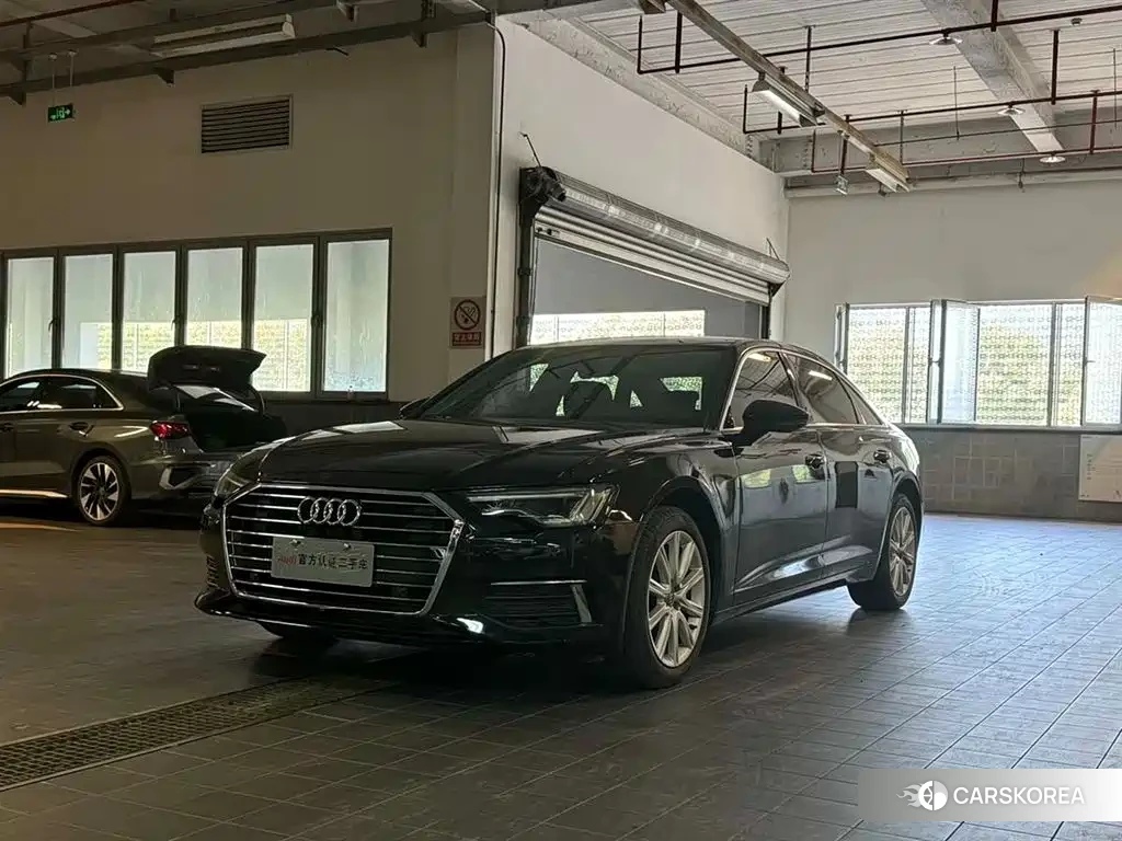 Audi A6L 2021 Черный из Китая, фото 2