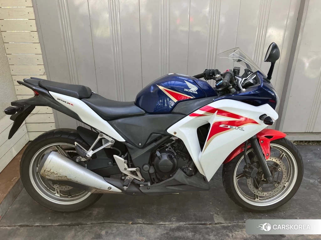 Проданный Honda CBR250R 2011 из Японии