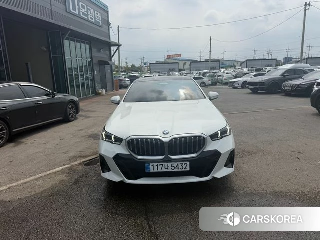 BMW 5 Series (G60) 2025 Белый из Кореи
