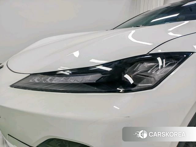 Dark blue car Dark blue SL03 2024 Белый из Китая