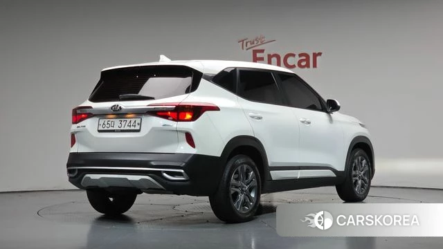Kia Seltos 2019 Белый из Кореи